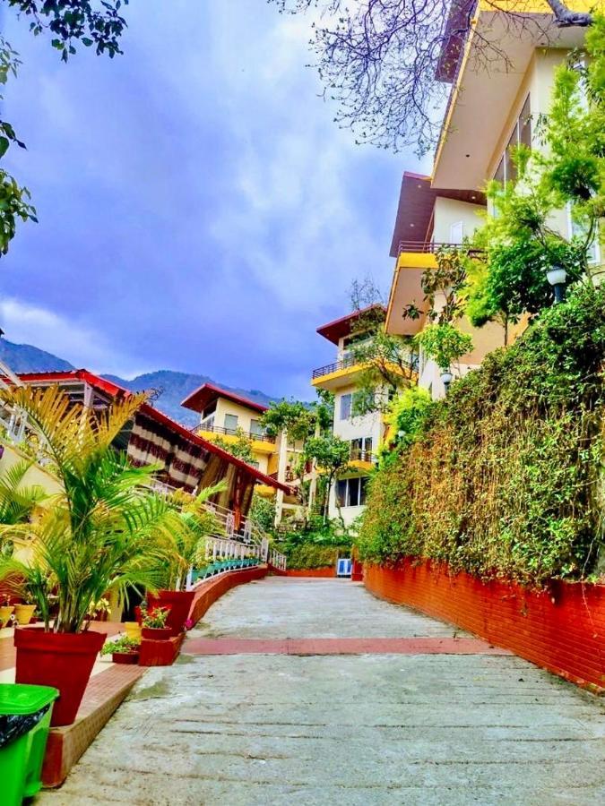 Отель Veda5 Ayurveda & Yoga Retreat Ришикеш Экстерьер фото